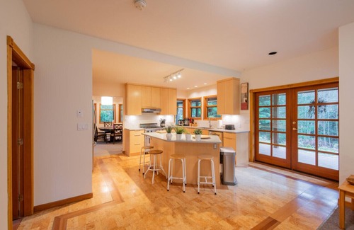 Bowen Island House | Serenity on Bowen Island