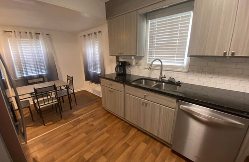 High Point House | Serenity on over an acre easy access to 311/HPU