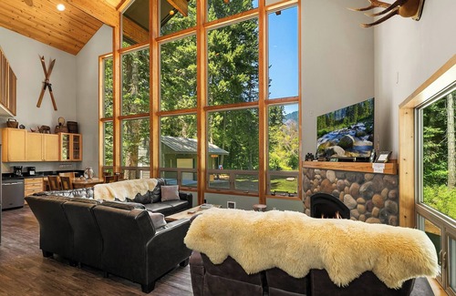Cle Elum House | Serenity on the Yakima River! Fish*Lake*Hot Tub