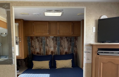 Stanhope House | “Serenity place” RV 35ft, 2 bedroom, quiet, close to the beach