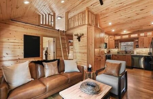 Bailey House | Serenity Ponds. Trout Pond-Hot Tub-Hiking-Winery 5 min away