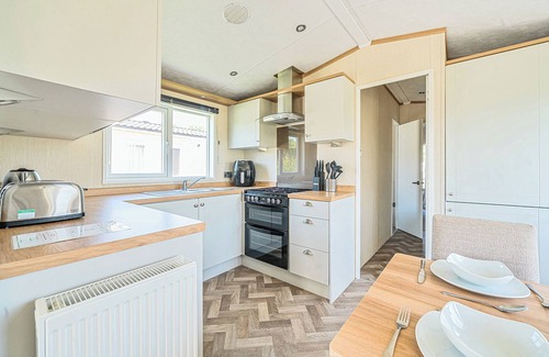 Great Houghton Cottage | SERENITY SHORES - BILLING AQUADROME in Billing Aquadrome Holiday Park