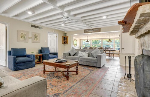 Seguin House | Serenity Shores Retreat