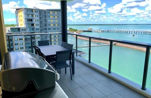 Darwin City Centre Apartment | Serenity Short Stays - Deja Blue - at Darwin Waterfront