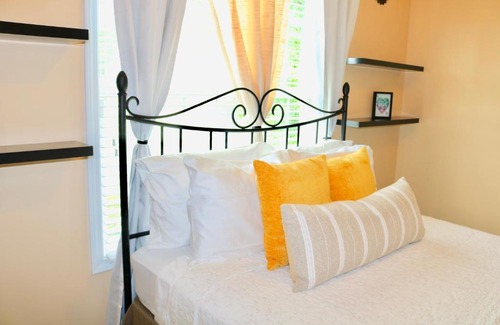 South View Bed & Breakfast | Serenity Stay