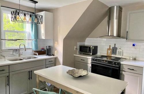 High Point House | Serenity Studio, Adorable and Spacious Studio with Full Kitchen
