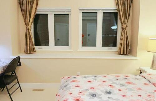 Burke Mountain House | Serenity Suite & King Comfort & Cool AC Bliss