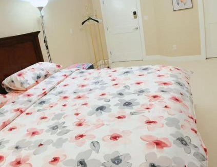 Burke Mountain House | Serenity Suite & King Comfort & Cool AC Bliss