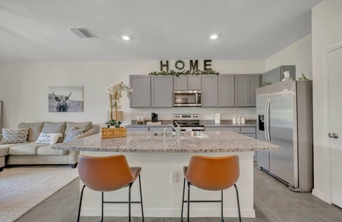 Plant City Apartment | Serenity Townhouse|Pool, Gym, Hiking & Parks