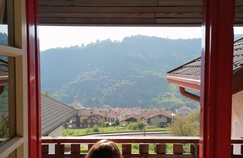 Serina Ski Chalet | Serina Chalet: Mountain Apartment with Panoramic Terrace, WiFi, and Parking