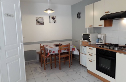 Saint-Maurice-d'Ibie Cottage | SERPOLET gîte with shared pool in the Ibie valley