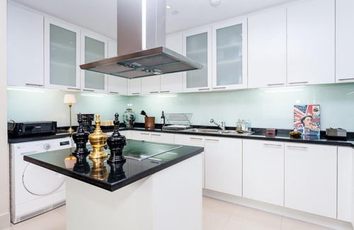 Yan Nawa Apartment | Serviced 1 Bed SKY VILLAS with View, Pool and BTS