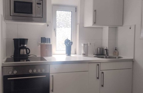 Bornheim Apartment | Serviced 2-room apartment m. Fully equipped,/Wifi and cleaning and. Laundry
