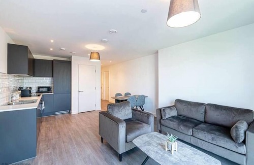 Old Trafford Apartment | Serviced Apartment Manchester With Parking