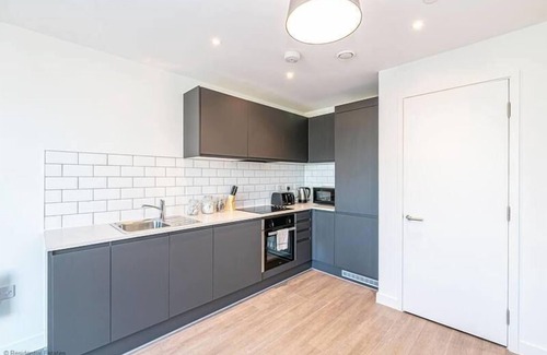 Old Trafford Apartment | Serviced Apartment Manchester With Parking