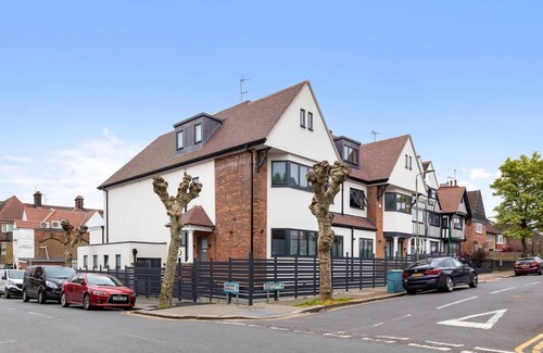 Golders Green Apartment | Serviced Studio Flat Near Camden Euston Station