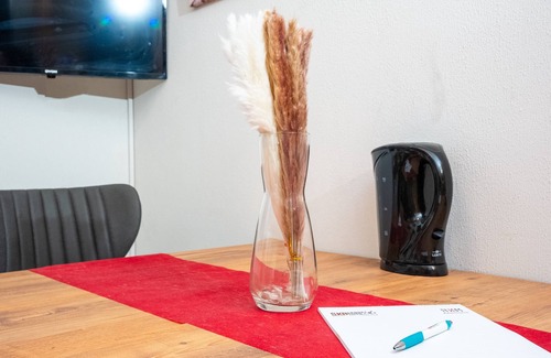 Marxloh Apartment | Serviceroom24 - Apartment 1 in Duisburg WLAN- Smart-TV - 24-7 check-in and kitchen
