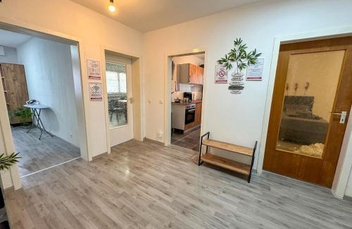 Alt-Rentfort Apartment | Serviceroom24 - Apartment 3 in Gladbeck WLAN - Smart-TV - 24-7 Check-in und Küche