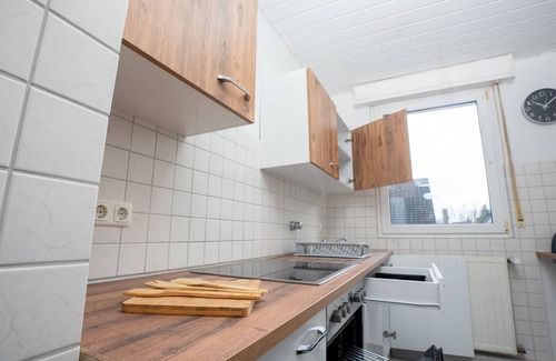 Westerholt Apartment | Serviceroom24 - Apartment 3 in Herten WLAN - Smart-TV - 24-7 check-in and kitchen