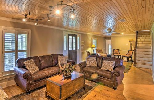 Clarkesville House | Serving Southern Charm at this Clarkesville House!