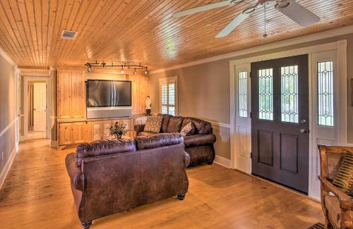 Clarkesville House | Serving Southern Charm at this Clarkesville House!