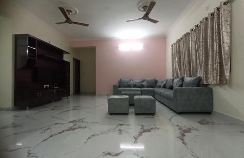Kukatpalli Apartment | Servostay KPHB Phase 15 New Stunning 3 BHK - 3rd Floor