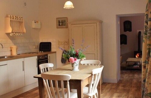 Holt House | Set in the stunning grounds of Bayfield Hall