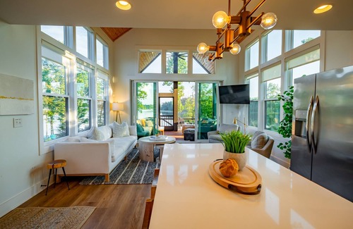 Tracy City Ski Chalet | Settle Down on the Lake – Your Waterfront Escape in Tracy City