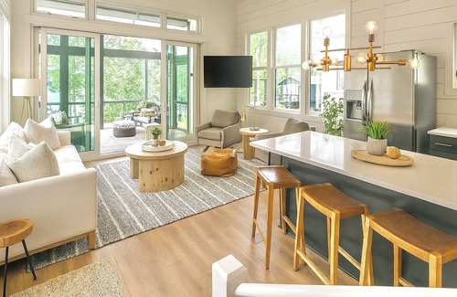 Tracy City Ski Chalet | Settle Down on the Lake – Your Waterfront Escape in Tracy City