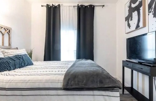Downtown Redlands House | Settle in for a Month · Cozy Comfort Awaits!