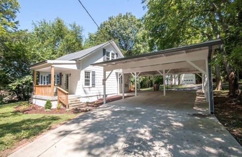 Heron Walk House | Settle up or down at the Nest on Neelys in the heart of Madison, TN!