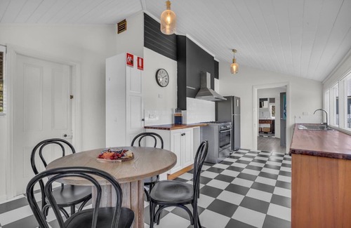 Broadwater Cottage | Settlers Cottage: Pet Friendly