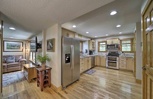 Bryson City House | Settlers Mountain Retreat: On-Site Hikes & Views!