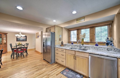 Bryson City House | Settlers Mountain Retreat: On-Site Hikes & Views!