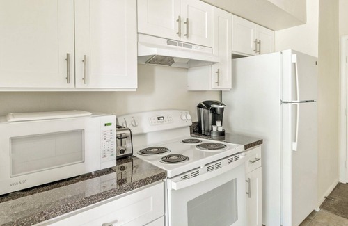 Southbelt/Ellington Apartment | SettlersRanch 1BD 7 - One Bedroom Apartment, Sleeps 2