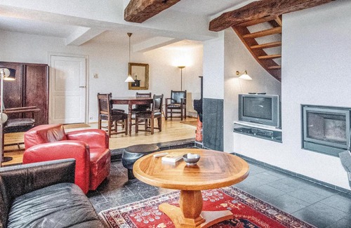 Remersdaal House | Seven-Bedroom Holiday Home In Remersdaal