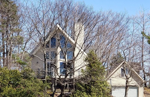 Onekama House | Seven Bedroom Home on Lake Michigan & short walk to Portage Lake