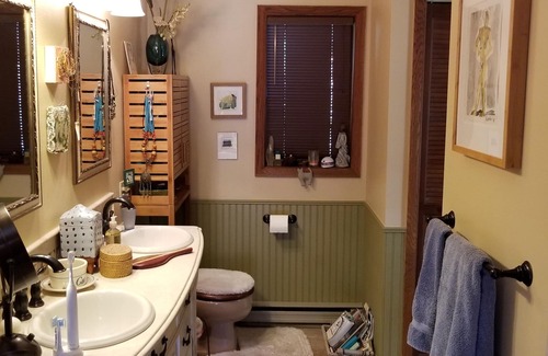 Basalt House | Seven Castles Beauty - You'll love this gorgeous pet-friendly property!