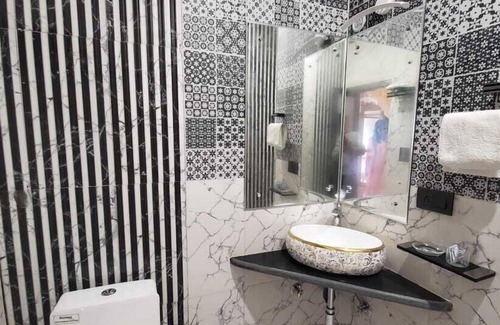 Lansdowne Hotel | Seven Hills Hotels and Resorts