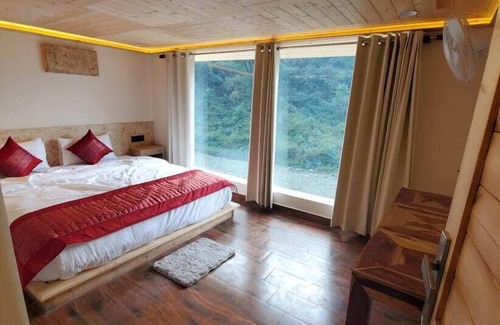 Lansdowne Hotel | Seven Hills Hotels and Resorts