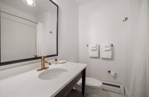 Lenox Hotel | Seven Hills Inn