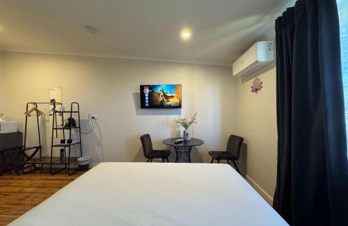 Gumly Gumly Hotel | Seven Inn