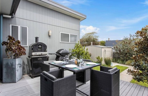 Seven Mile Beach House | Seven Mile Beach House Surf Hike Golf