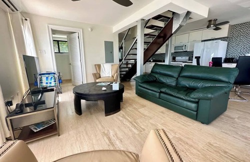 Northwest Point Condo | Seven Mile View # 1: 2 BR Oceanfront Condo/w Pool