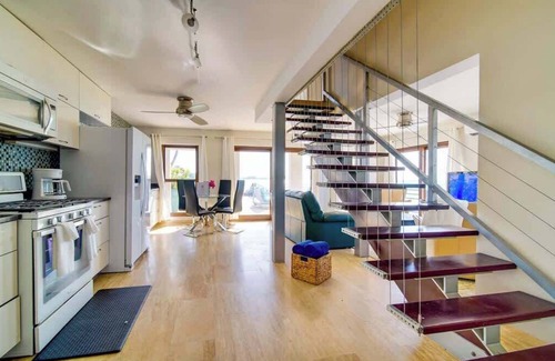 Northwest Point Condo | Seven Mile View # 1: 2 BR Oceanfront Condo/w Pool