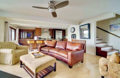 Northwest Point Condo | Seven Mile View#2: 2 BR Oceanfront Condo w/Pool