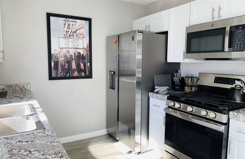 Spring Valley House | Seven minutes to Strip and Allegiant Stadium.n