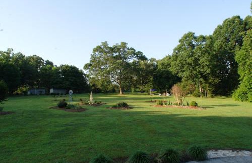 High Point Bed & Breakfast | Seven Oaks Bed & Breakfast