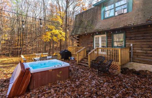 East Stroudsburg House | Seven Oaks Hot Tub Sauna POOL Game Room