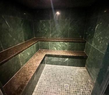 East Stroudsburg House | Seven Oaks Hot Tub Sauna POOL Game Room